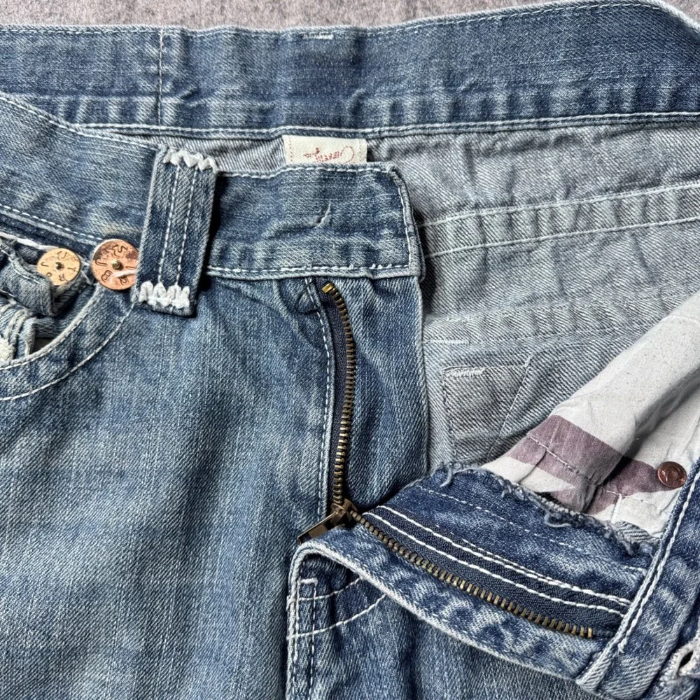 True Religion Joey Super T Mens 32 Blue Wash Straight Leg Jeans USA Made FLAW